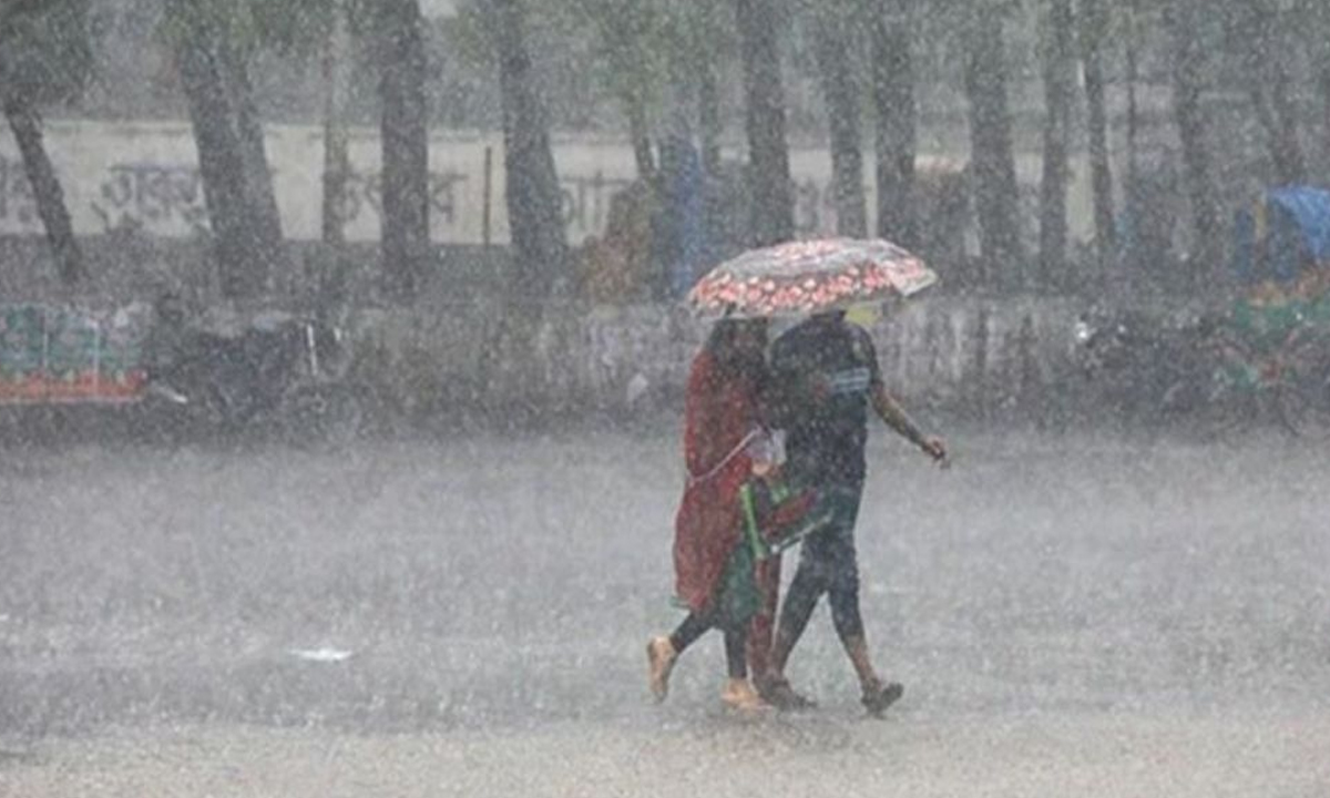 নভেম্বরের শুরুতেই ঢাকায় মুষলধারে বৃষ্টি